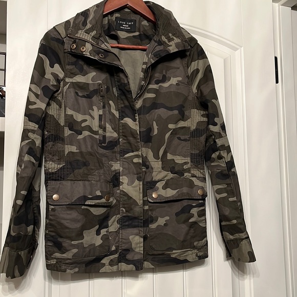 CAMO UTILIITY ZIP JACKET!  LIGHTWEIGHT/WITH WAIST CINCH! - Picture 2 of 12